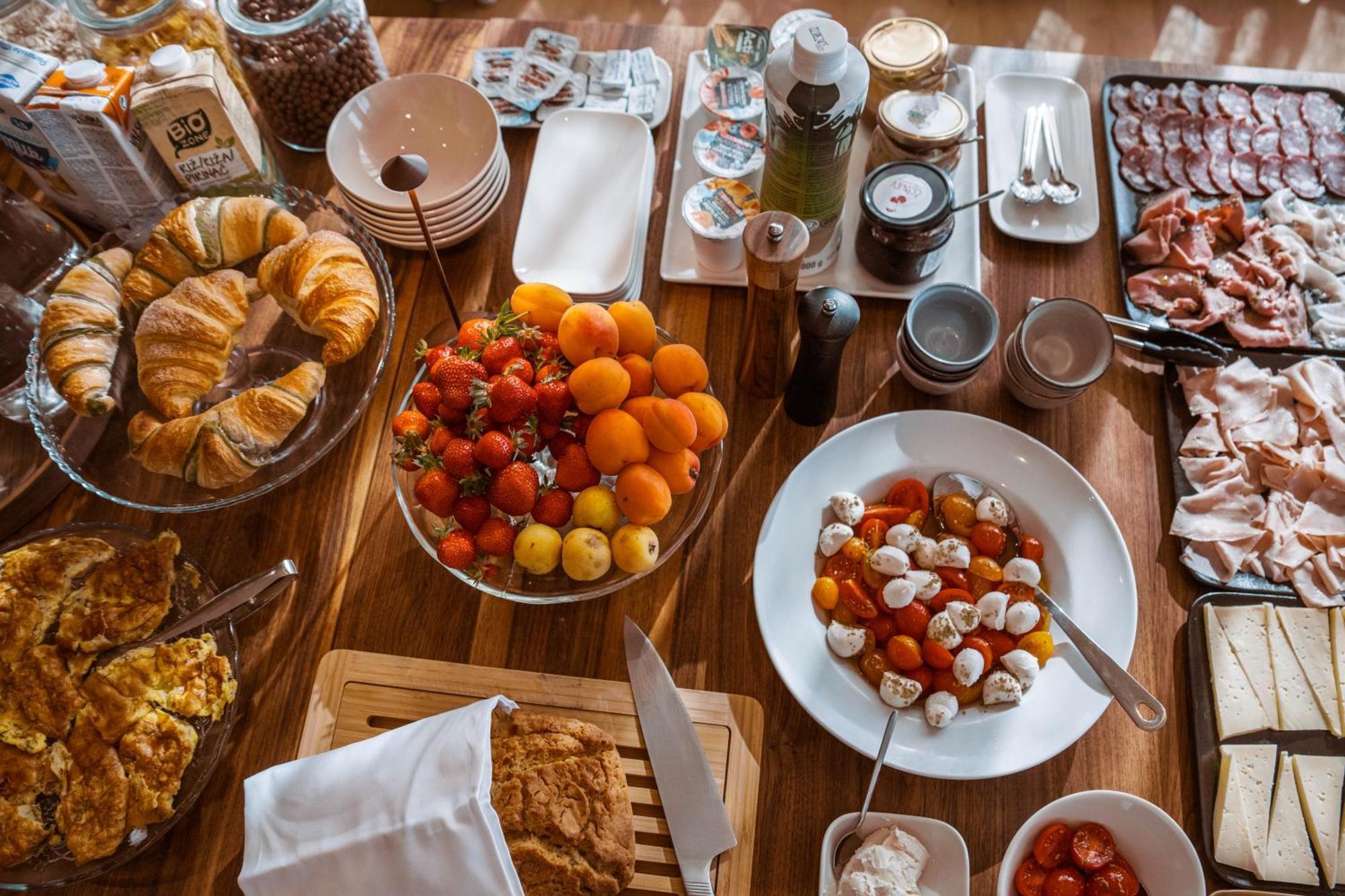 Posestvo Scurek Wine Bed & Breakfast Dobrovo Luaran gambar