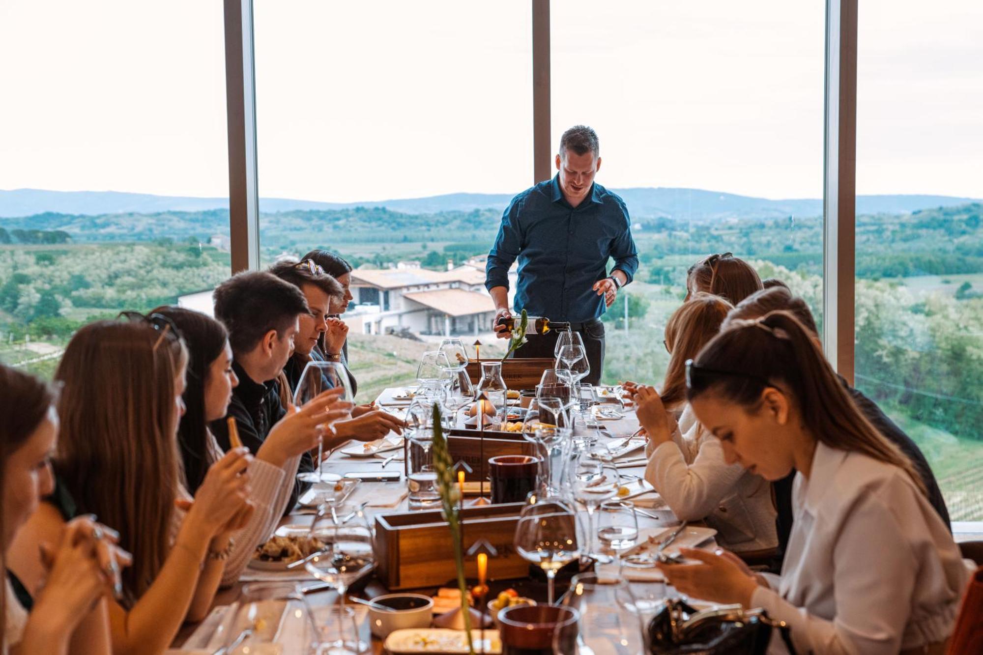 Posestvo Scurek Wine Bed & Breakfast Dobrovo Luaran gambar