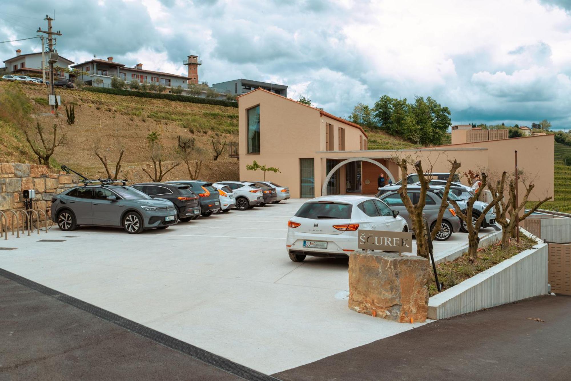 Posestvo Scurek Wine Bed & Breakfast Dobrovo Luaran gambar